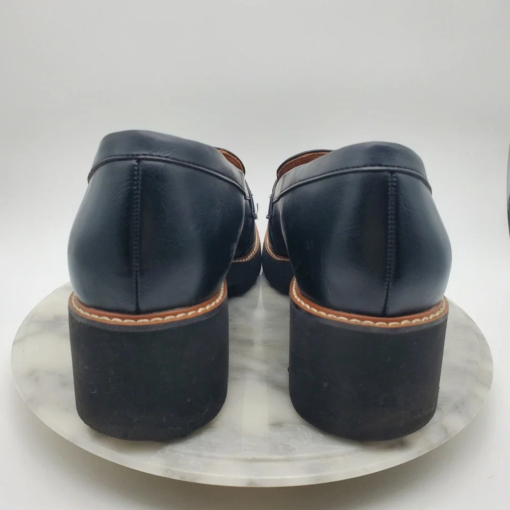 Naturalizer brand style